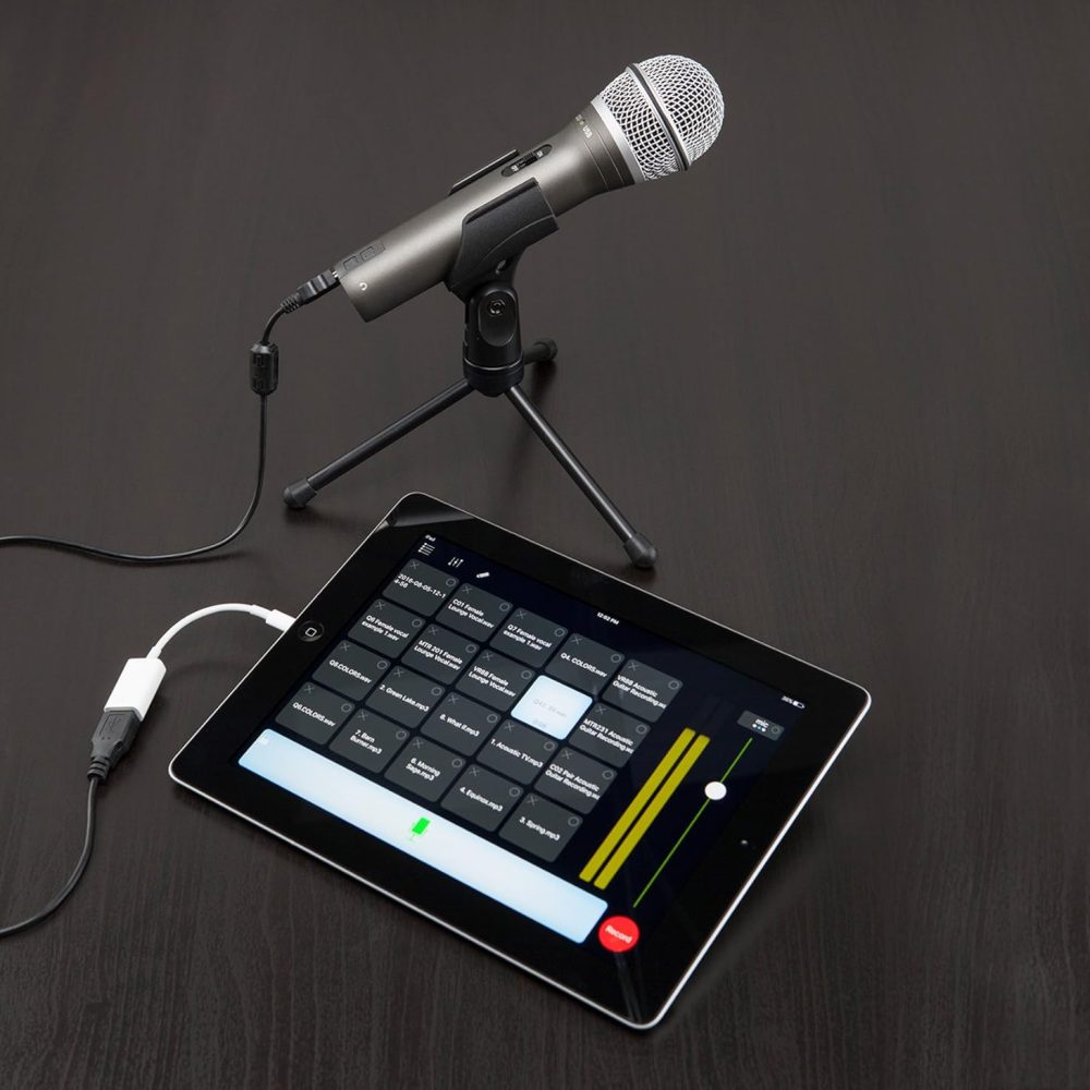 Samson Q2U Handheld Dynamic USB Microphone Recording and Podcasting Pack